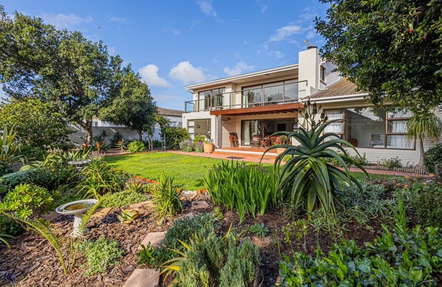 4 Bedroom Property for Sale in Country Club Western Cape